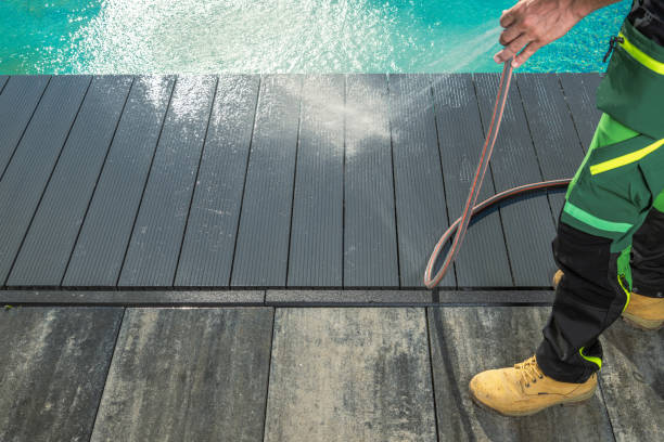 Best Deck Pressure Washing  in Kendallville, IN